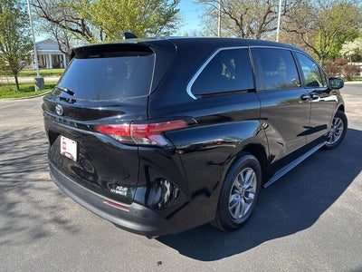 2021 Toyota Sienna XLE