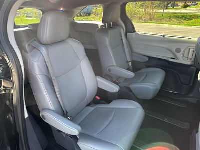 2021 Toyota Sienna XLE