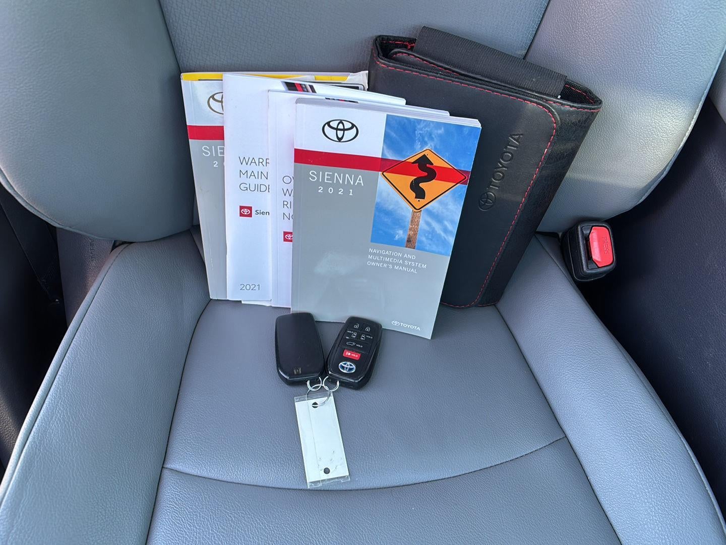 2021 Toyota Sienna XLE