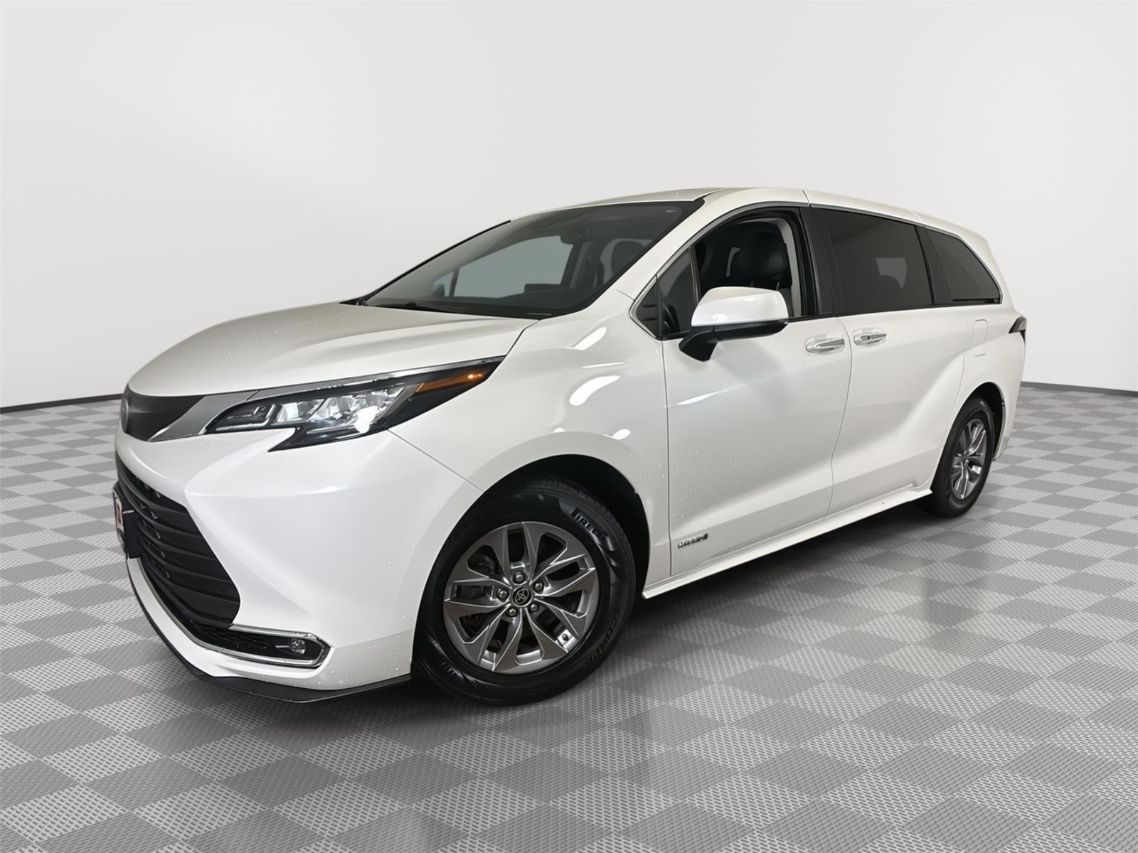 2021 Toyota Sienna XLE