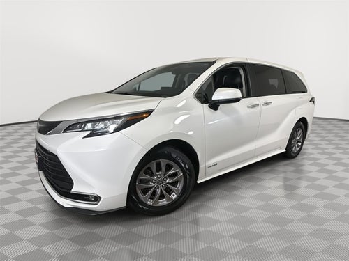 2021 Toyota Sienna XLE