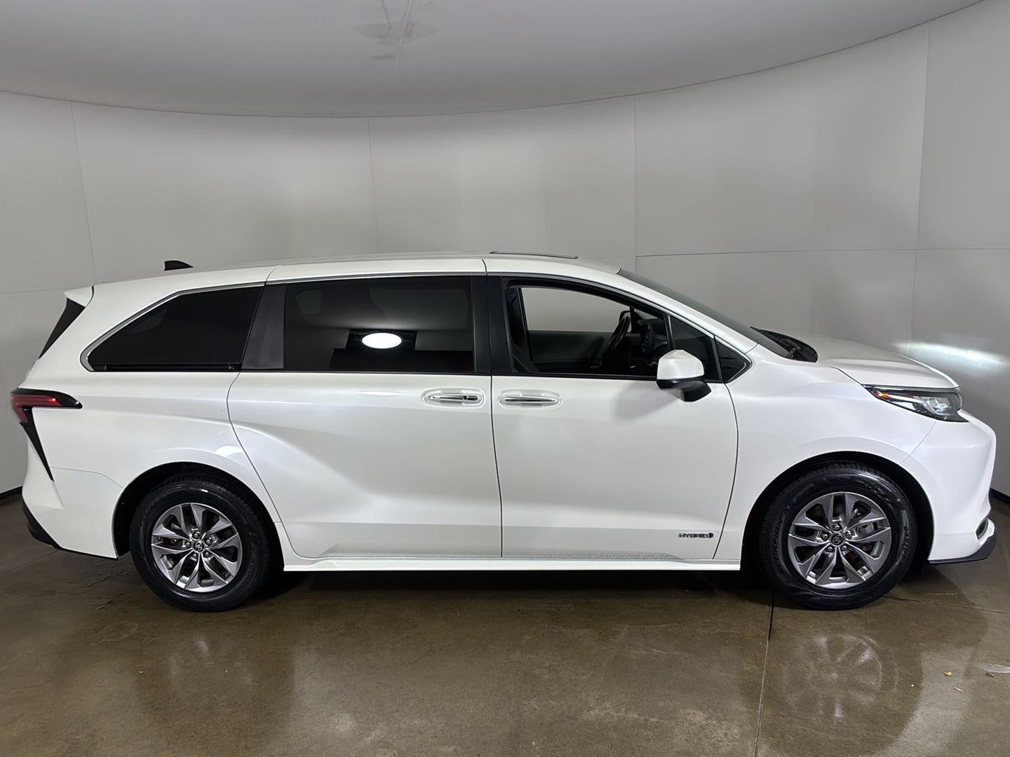 2021 Toyota Sienna XLE