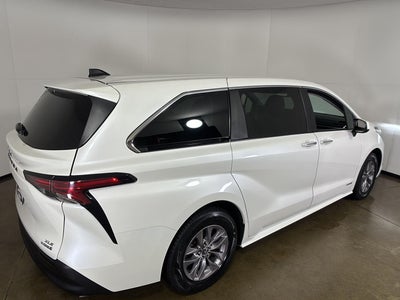 2021 Toyota Sienna XLE