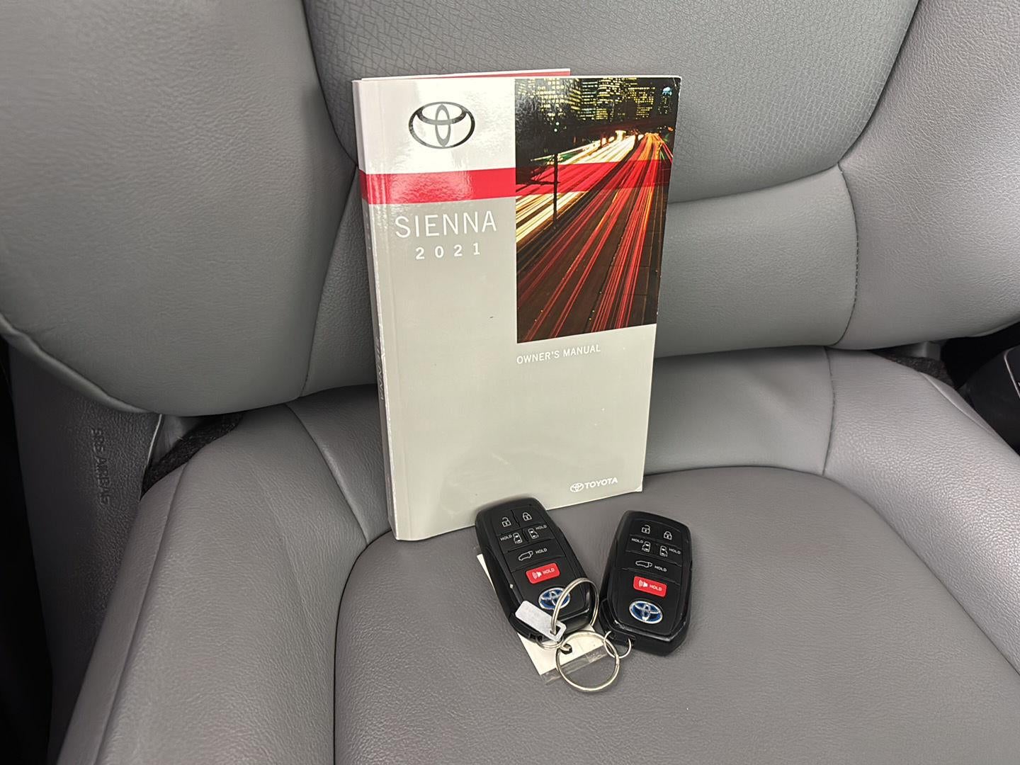 2021 Toyota Sienna XLE