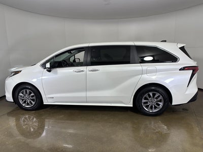 2021 Toyota Sienna XLE