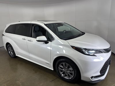 2021 Toyota Sienna XLE