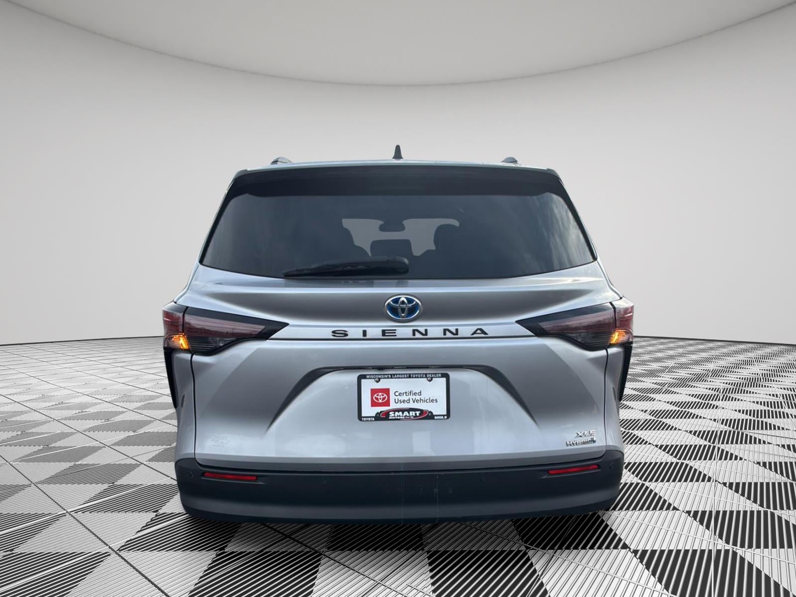 2024 Toyota Sienna XLE