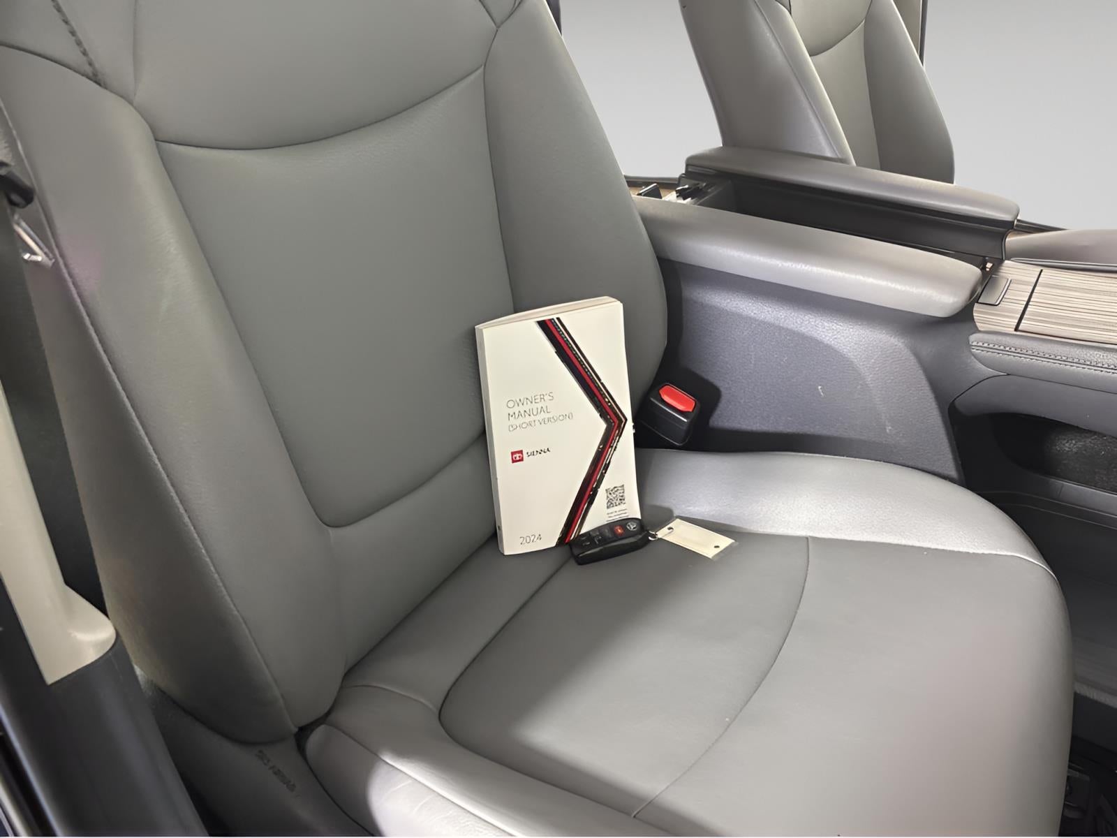 2024 Toyota SIENNA XLE