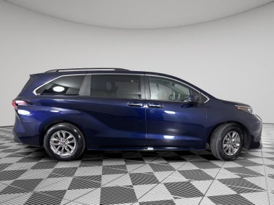 2024 Toyota SIENNA XLE