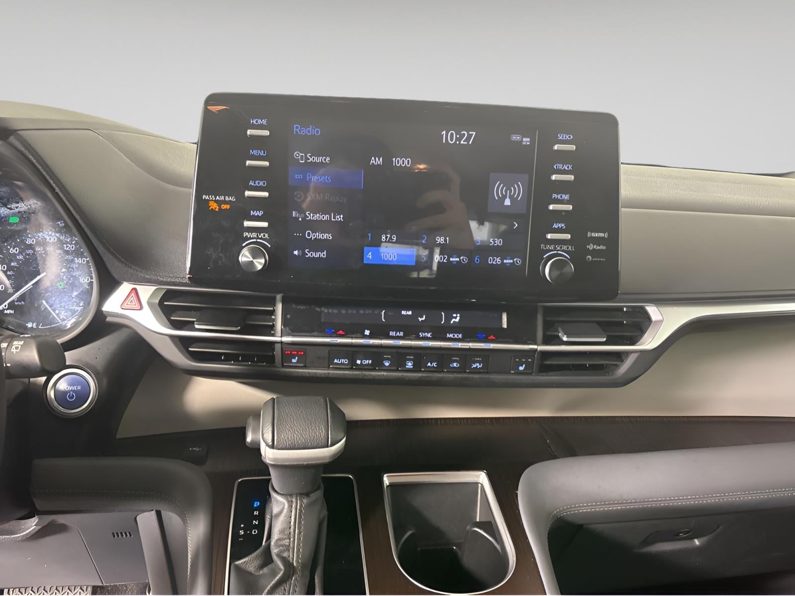 2024 Toyota SIENNA XLE