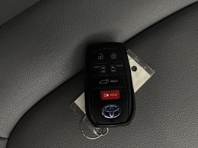 2024 Toyota Sienna XLE