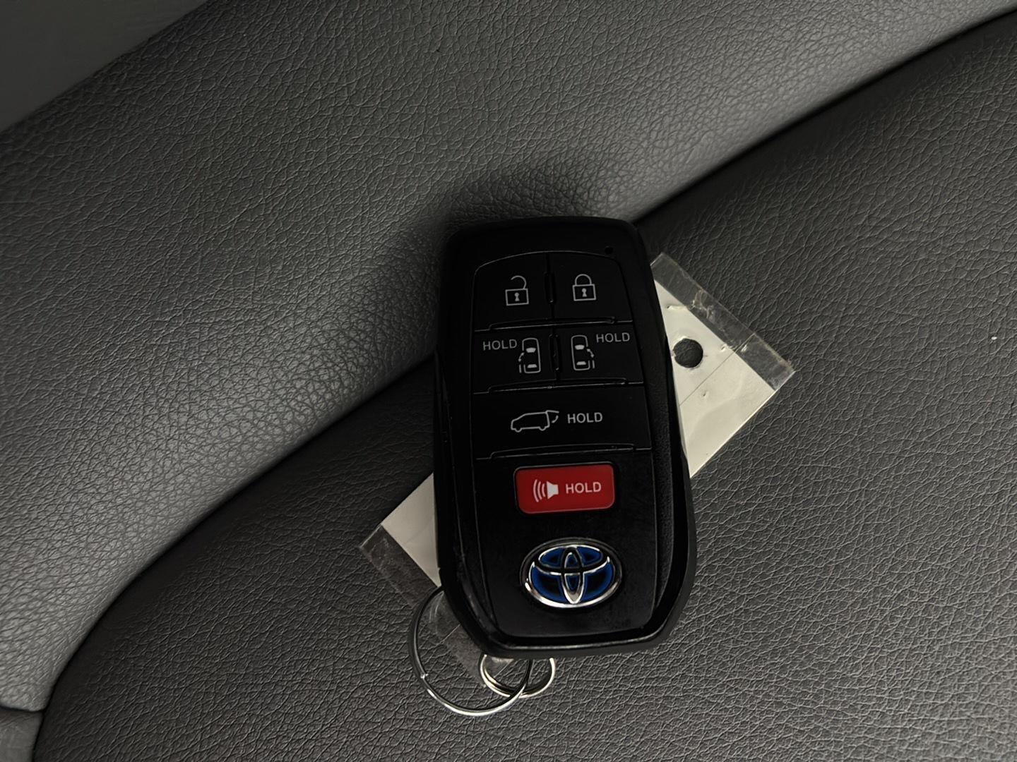 2024 Toyota Sienna XLE