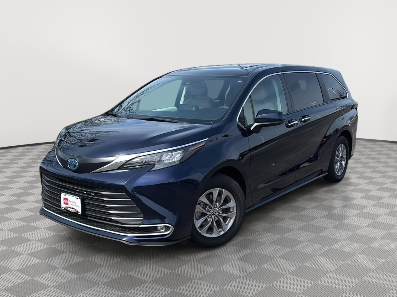 2024 Toyota Sienna XLE