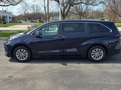 2024 Toyota Sienna XLE