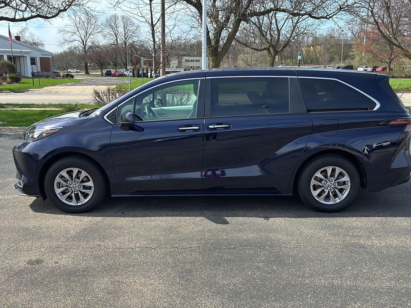 2024 Toyota Sienna XLE