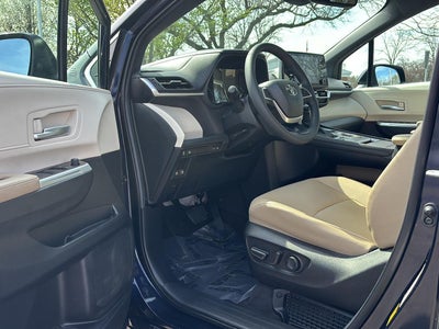 2024 Toyota Sienna XLE