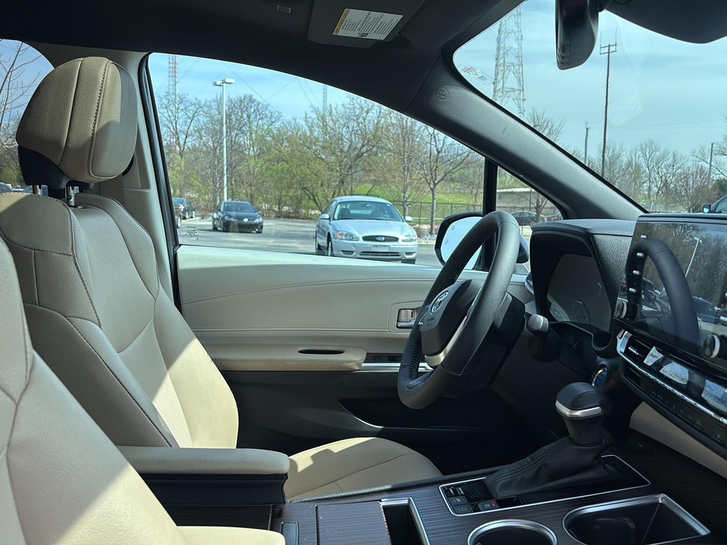 2024 Toyota Sienna XLE