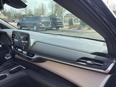 2024 Toyota Sienna XLE