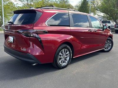 2023 Toyota Sienna XLE