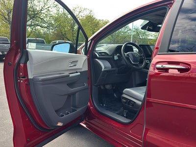 2023 Toyota Sienna XLE