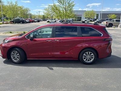 2023 Toyota Sienna XLE