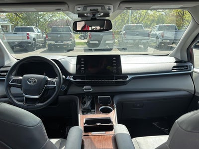 2023 Toyota Sienna XLE