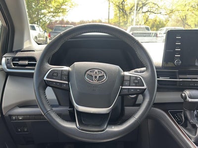 2023 Toyota Sienna XLE