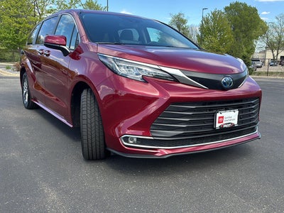 2023 Toyota Sienna XLE