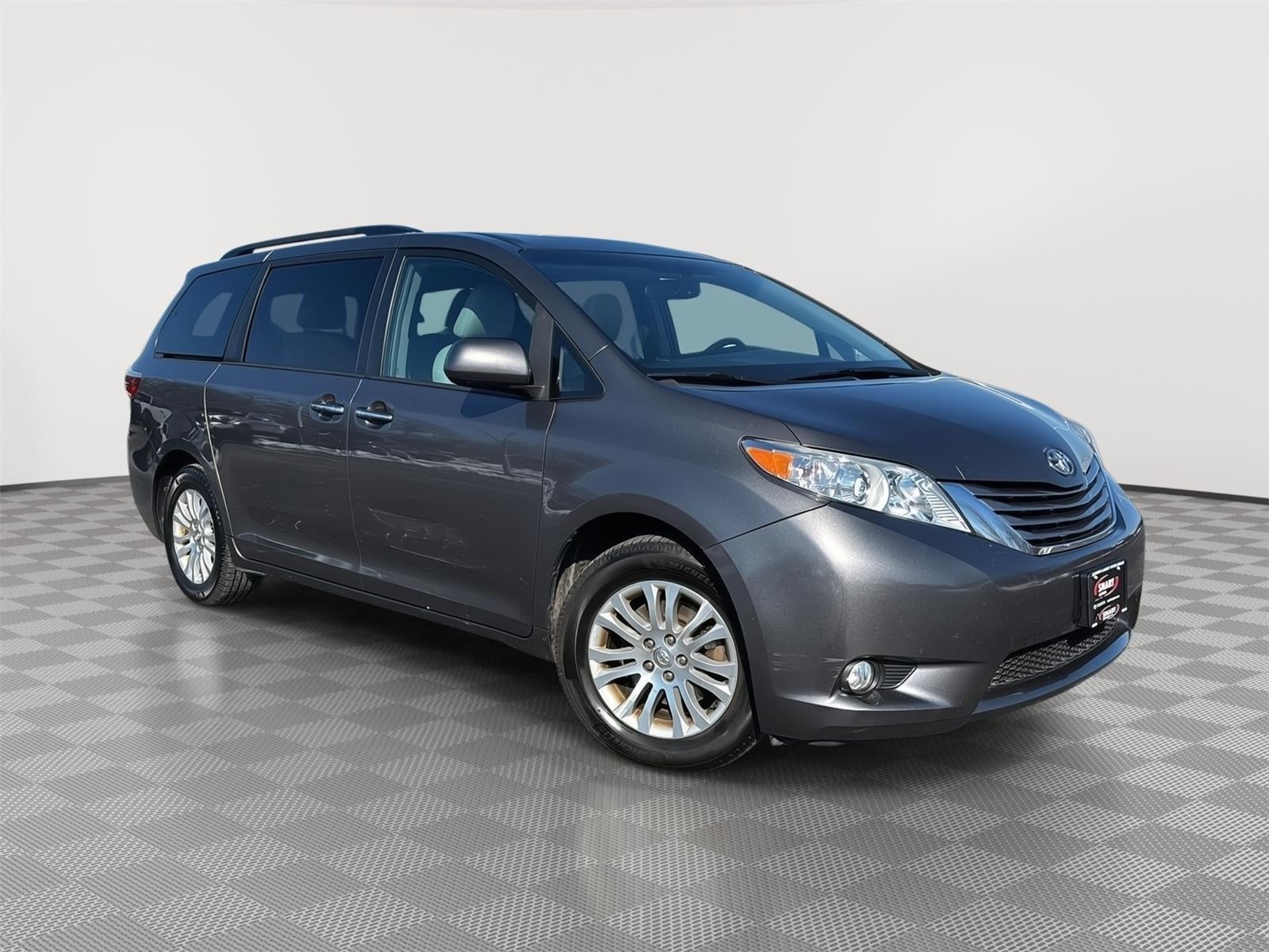 2017 Toyota Sienna XLE 8-Passenger