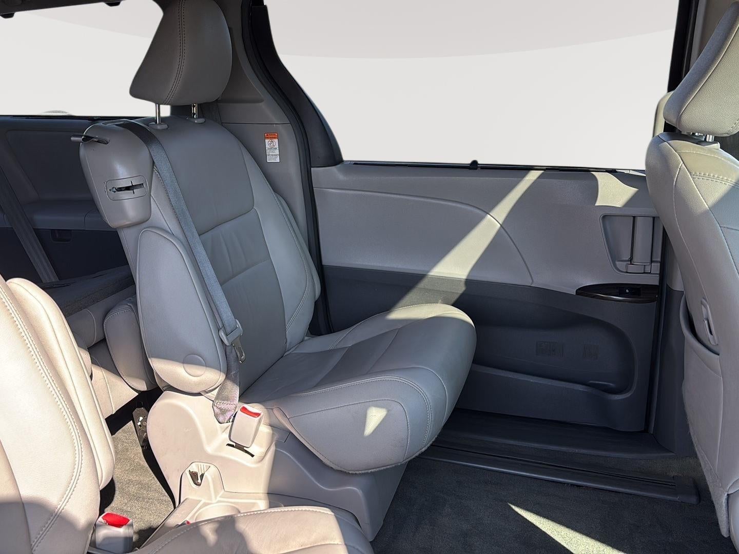 2017 Toyota Sienna XLE 8-Passenger