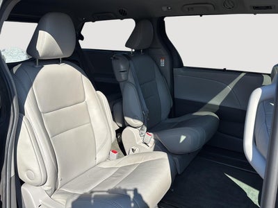 2017 Toyota Sienna XLE 8-Passenger