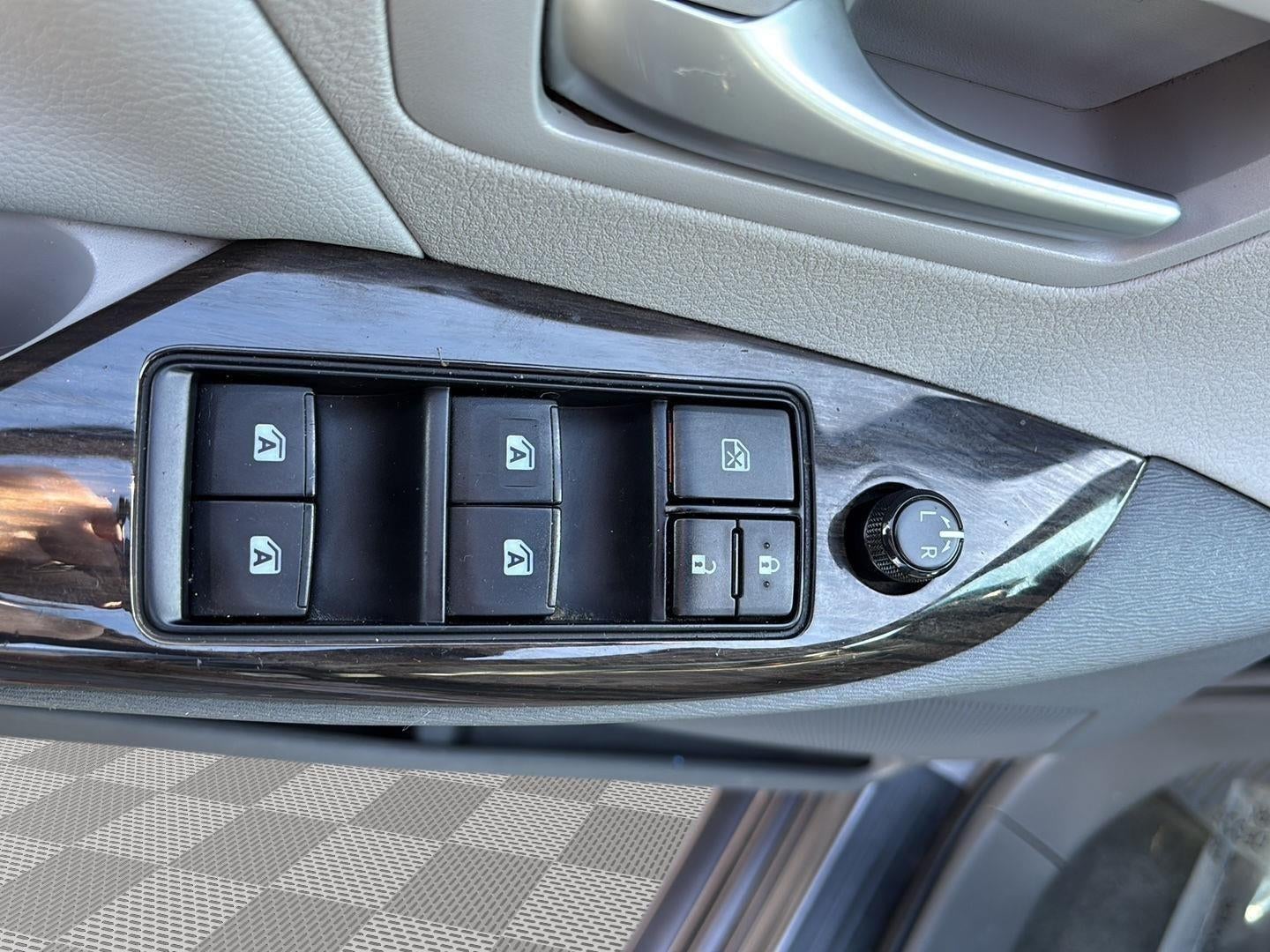 2017 Toyota Sienna XLE 8-Passenger