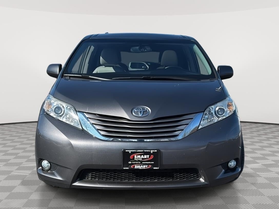 2017 Toyota Sienna XLE 8-Passenger