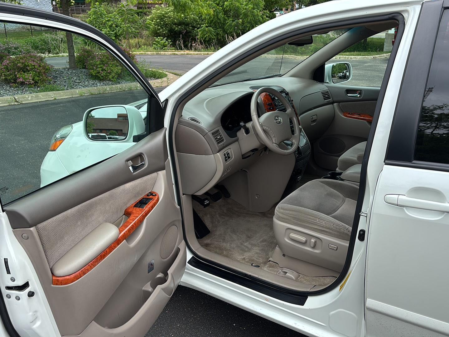 2009 Toyota Sienna XLE