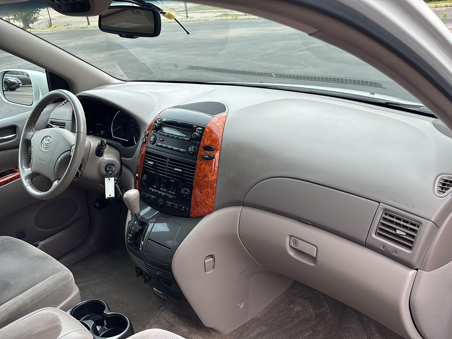 2009 Toyota Sienna XLE