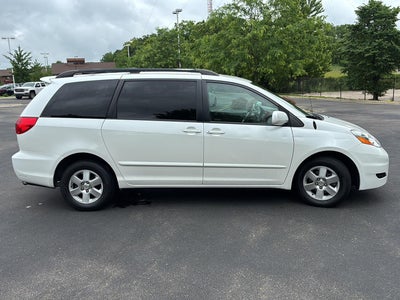 2009 Toyota Sienna XLE