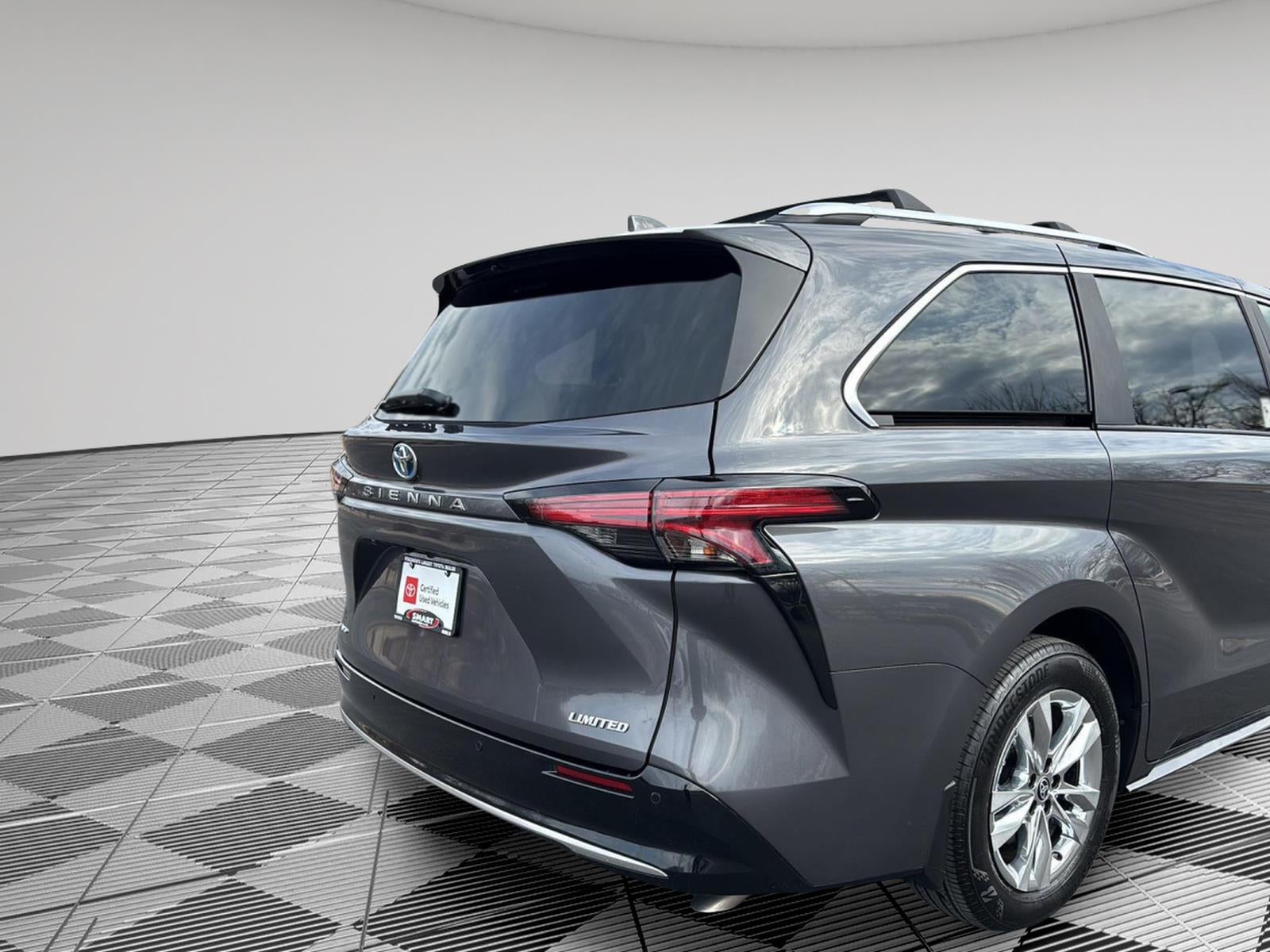 2025 Toyota Sienna Limited 7-Passenger