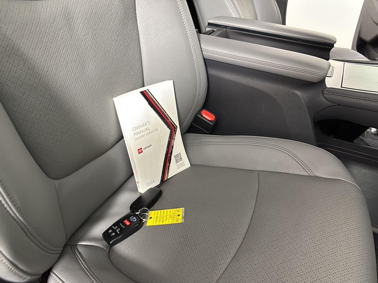 2024 Toyota Sienna Limited 7-Passenger