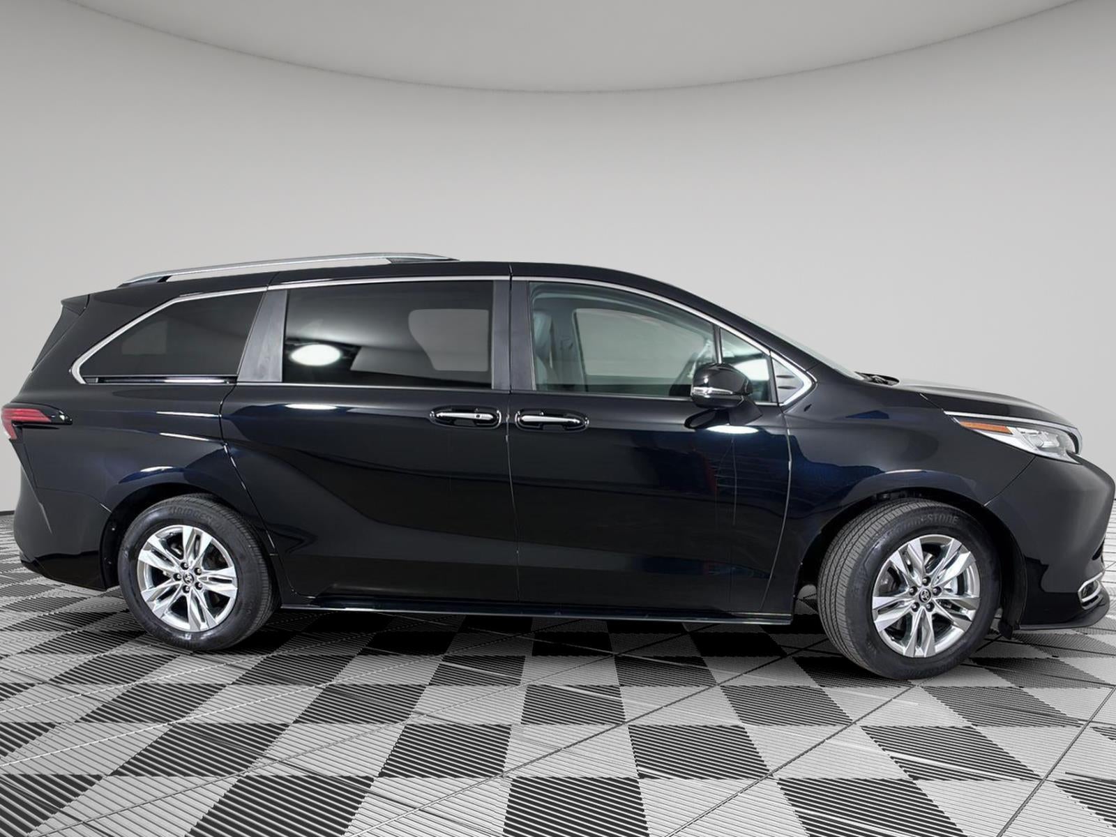 2024 Toyota Sienna Limited 7-Passenger