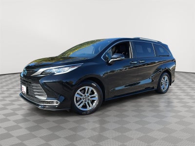 2025 Toyota Sienna Limited 7-Passenger