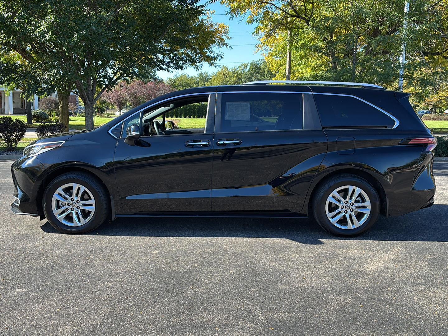 2025 Toyota Sienna Limited 7-Passenger