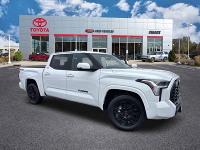 2022 Toyota Tundra SR5 CREW