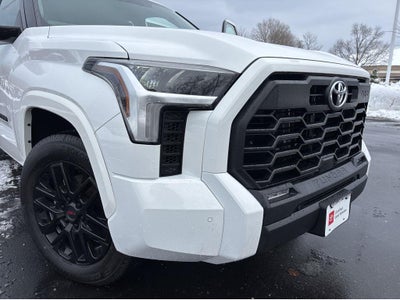 2022 Toyota Tundra SR5 CREW