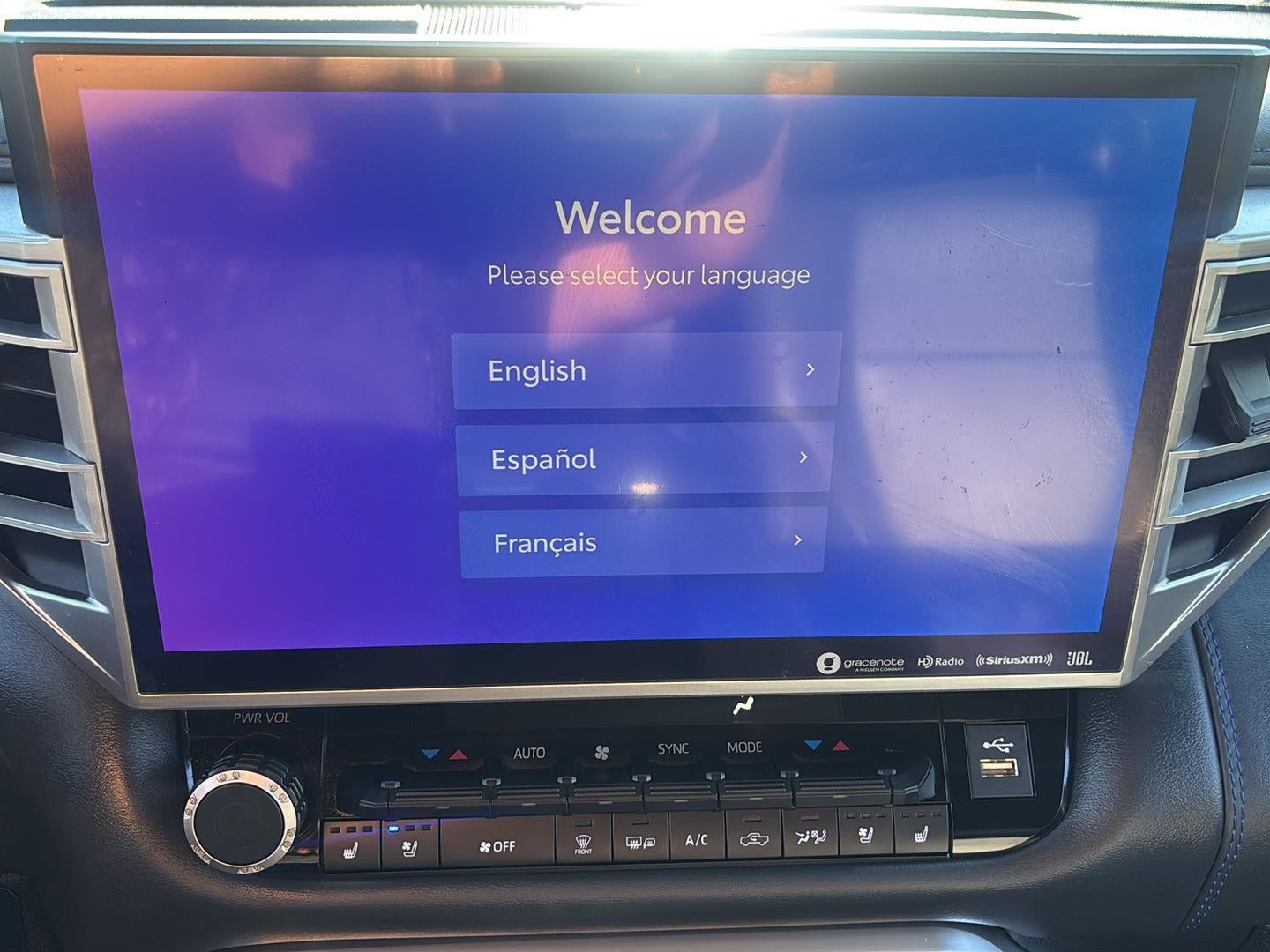 2022 Toyota Tundra Platinum HV