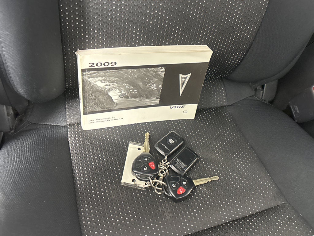 2009 Pontiac Vibe w/1SB