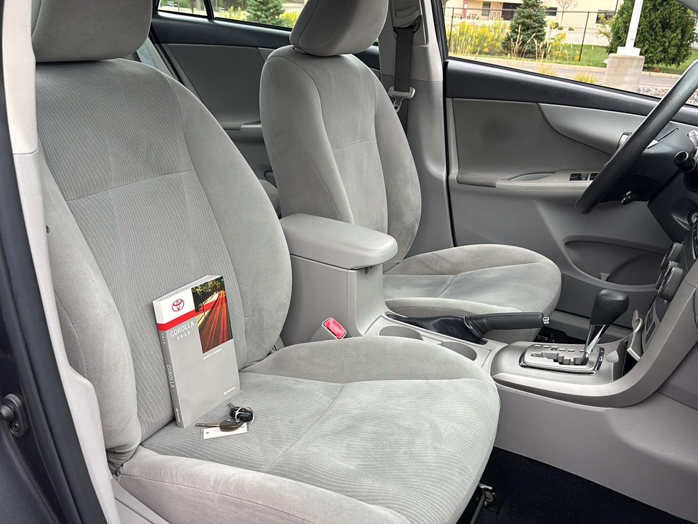 2012 Toyota Corolla 4dr Sdn Auto LE (Natl)