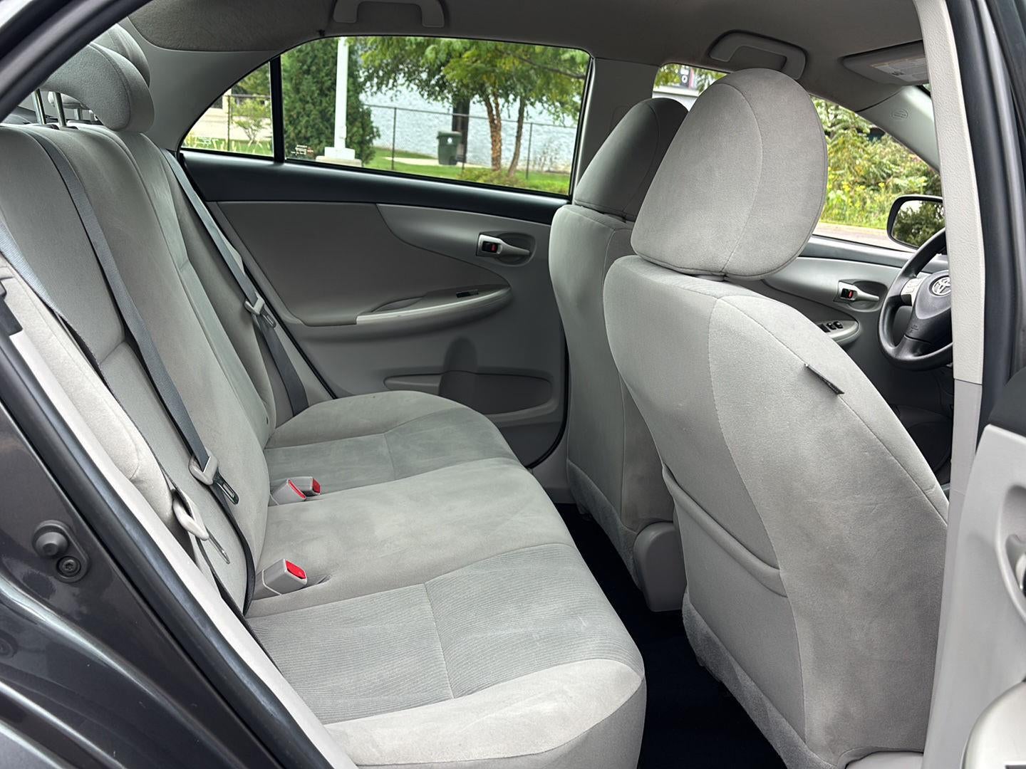 2012 Toyota Corolla 4dr Sdn Auto LE (Natl)