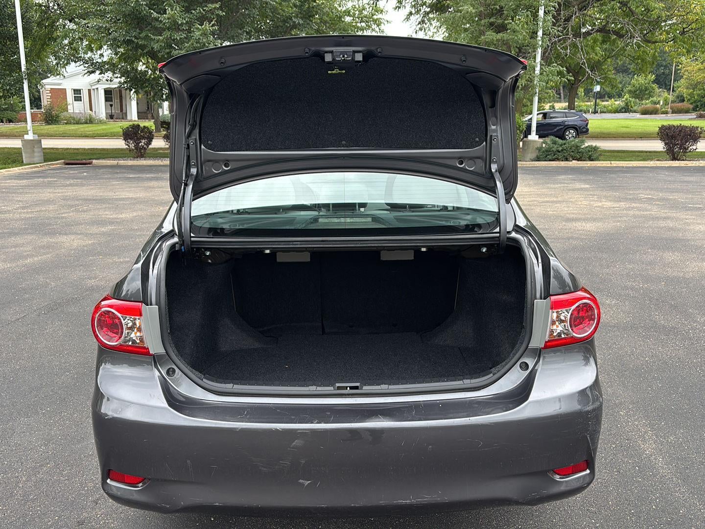 2012 Toyota Corolla 4dr Sdn Auto LE (Natl)