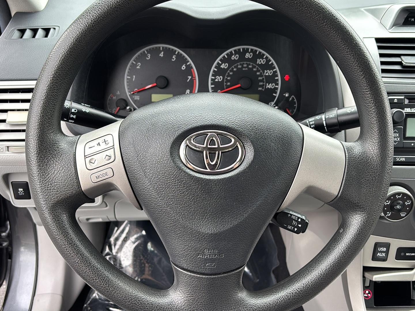 2012 Toyota Corolla 4dr Sdn Auto LE (Natl)