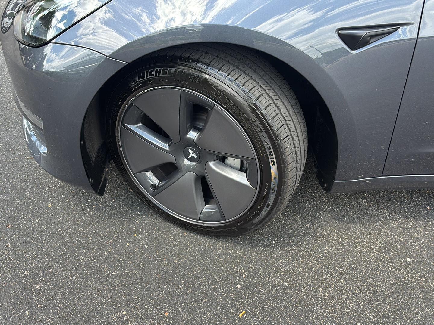 2023 Tesla Model 3 RWD